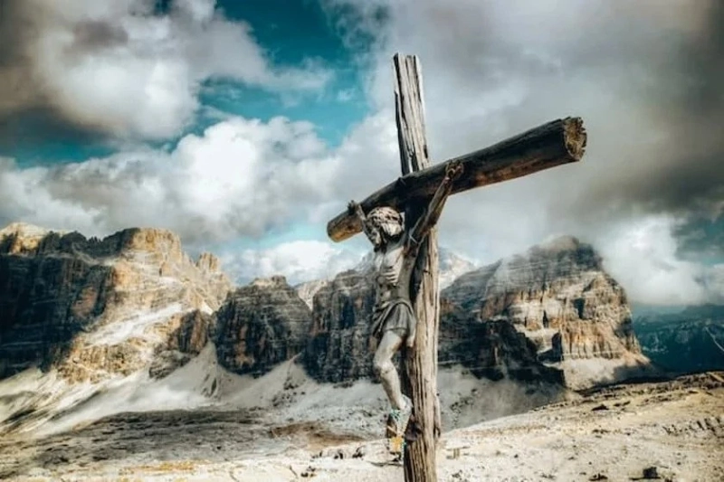 Embracing Lutheran Teachings: Discovering the Significance of the Apostles' Creed in an Online Religious Course