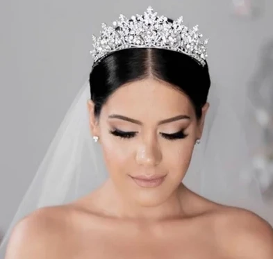 Royal Reflections: The Ultimate Guide to Wedding Tiaras