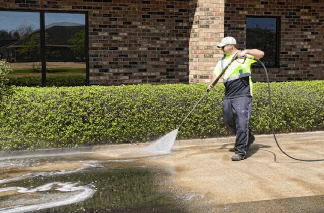5 Signs That Your Gutters Need Professional Attention