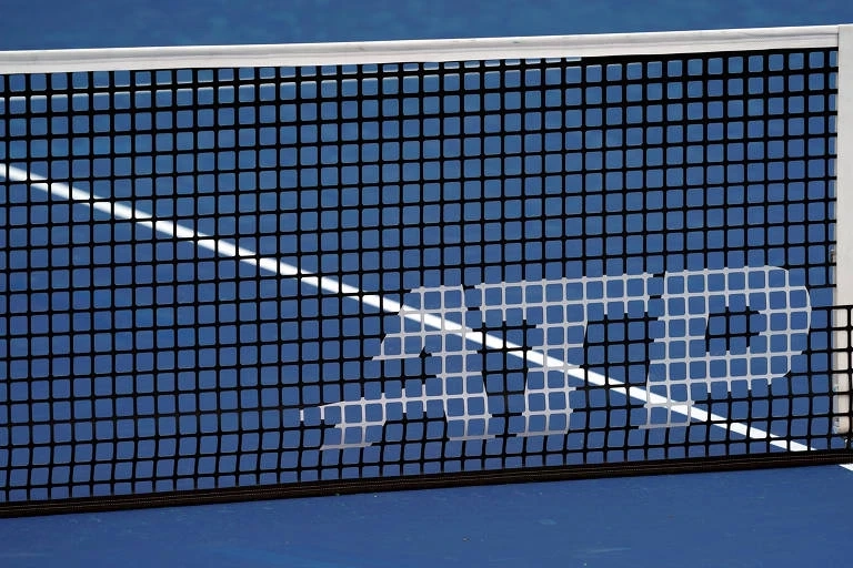 A Terra, redonda, parou, e a pelota não se move; o que escrever?