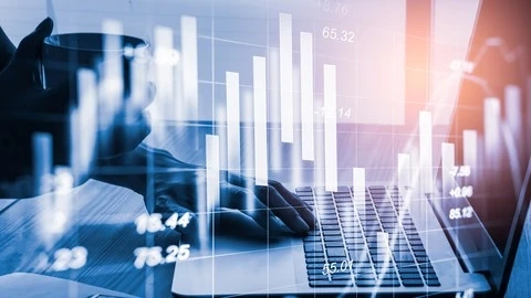 Quantitative Trading and Behavioral Finance: Decoding Market Psychology