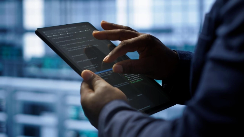 Legacy Systems vs Modern Applications: Understanding the Business Impact