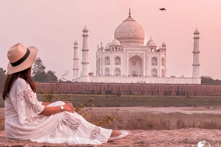 How to Book Taj Mahal Tour from Mumbai?