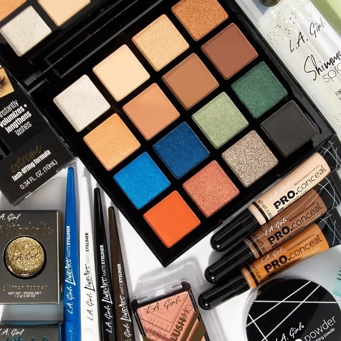 5 Awesome benefits of wearing beauty products