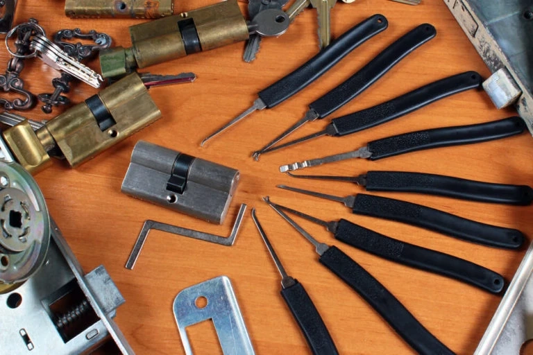 Locksmiths in Pittsburgh, PA – Locksmiths Roles and Responsibilities