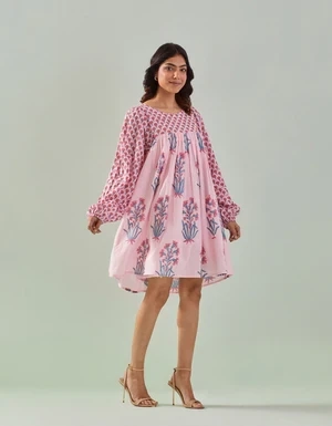  How to Style a Tunic Dress for a Chic Summer Outfit