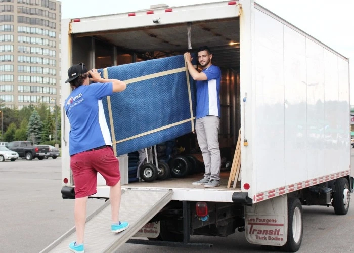 What to Look for When Choosing a Moving Company for Moving Help in Toronto