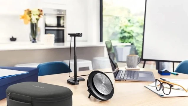 Meet Anywhere Portable Camera & Speakerphone Solution for Hybrid Work