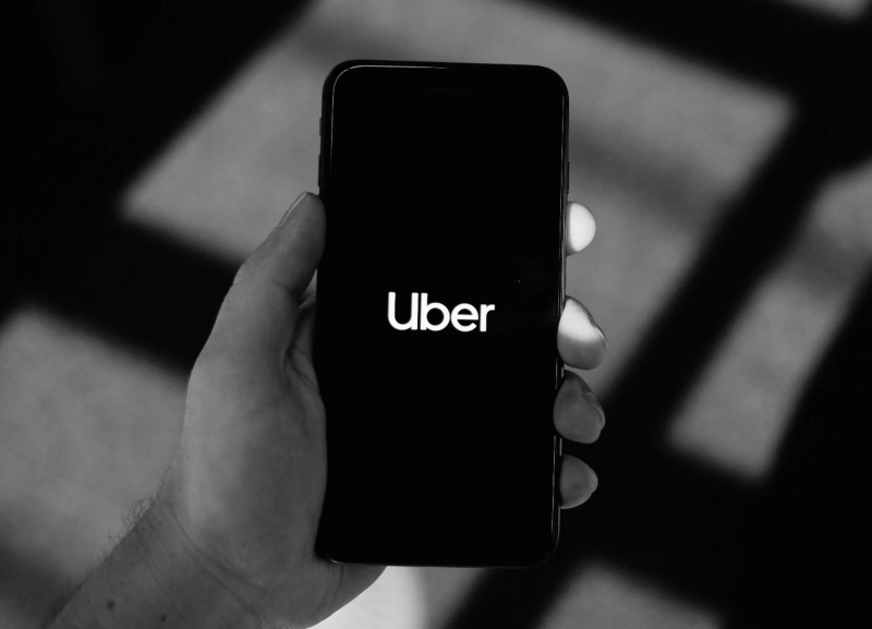 Navigating In-App Tools and Features: How PCO Drivers in London Can Optimize their Rideshare Experience