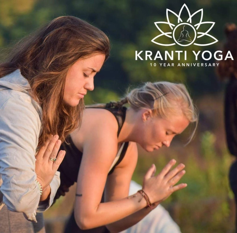 WHAT ARE YOGA MUDRAS: TYPES AND BENEFITS