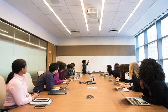 About Hiring and Working With a CEO Advisor