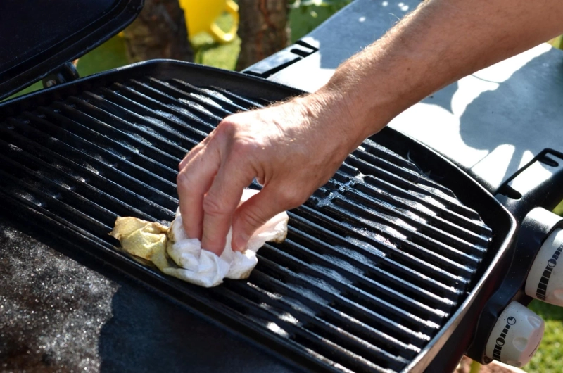 Useful BBQ Grill Cleaning Hacks