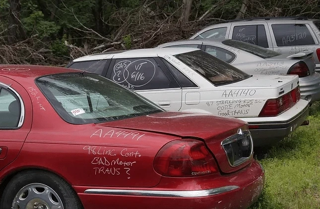 7 Great Reasons To Sell Your Old Junk Car For Cash