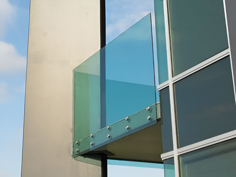 Can Auckland glass balustrades be used for both indoor and outdoor spaces?