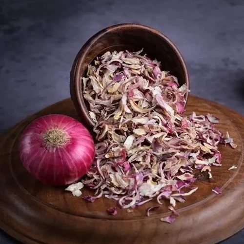 Why Dried Onion Flakes are Essential for Modern Food Processing