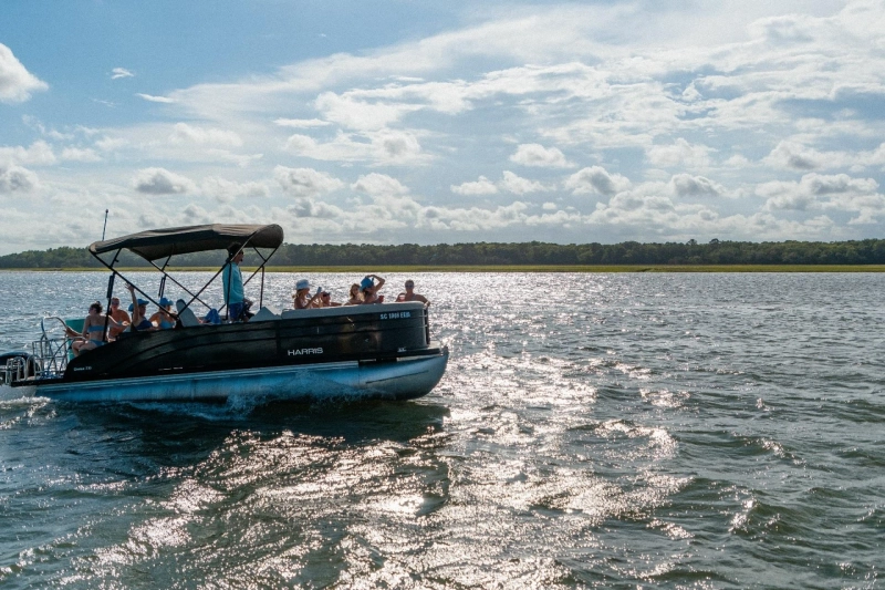 Day vs Night: When to Book a Party Boat Near Me