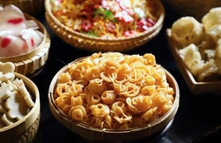 Famous Indian Sweets & Snacks : Delivered to home