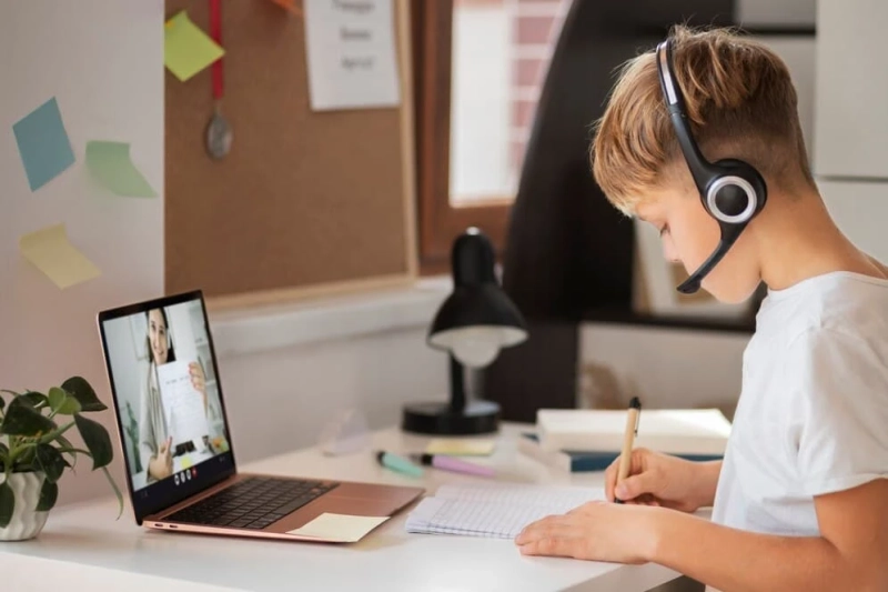How Online Tutoring Transforms Learning for Struggling & Gifted Students Alike