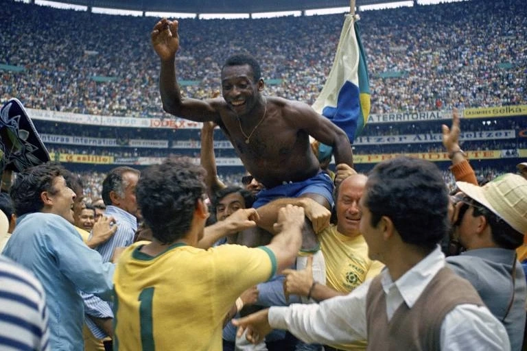 O jogo dentro e fora de campo é espelho da nossa sociedade