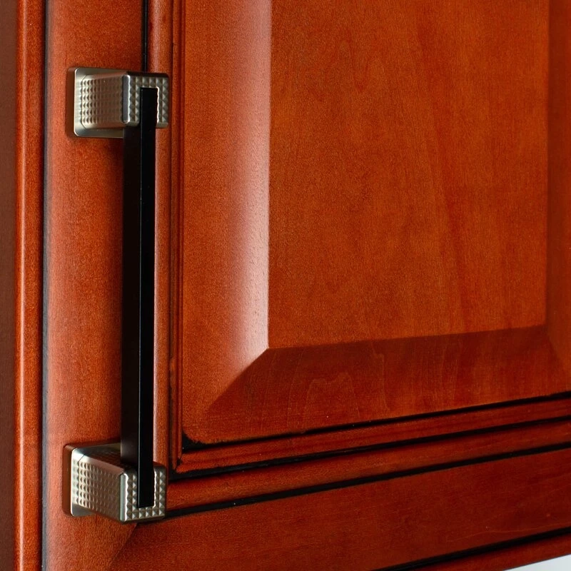 Are Kitchen Cabinet Handles In Fashion?