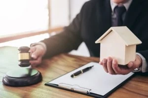 How Commercial Property Lawyers Can Help Your Business Thrive: Insights and Best Practices