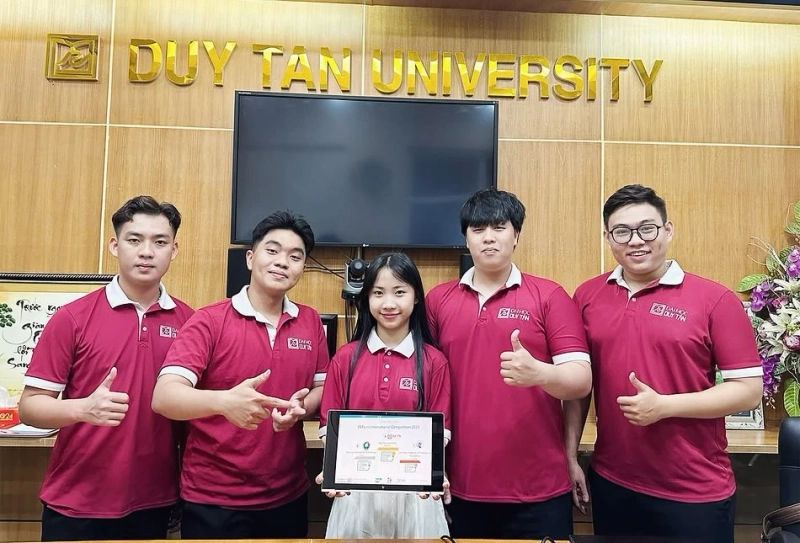 So sánh chuyên ngành Tiếng Anh thương mại và Sư phạm Anh