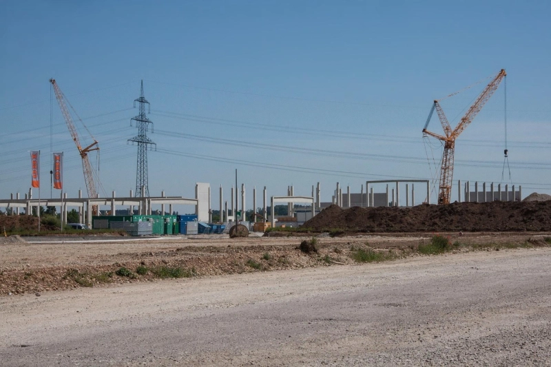 What is the precast concrete market growth?