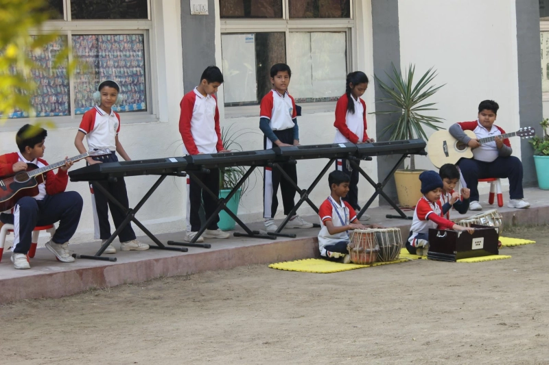 How Co-Curricular Activities Shape Well-Rounded Students