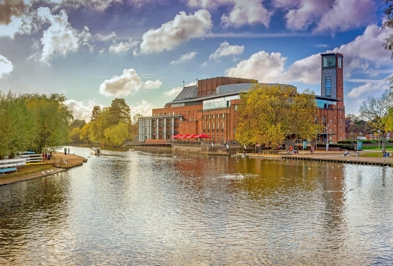 Why Should You Plan a Trip to Stratford Upon Avon