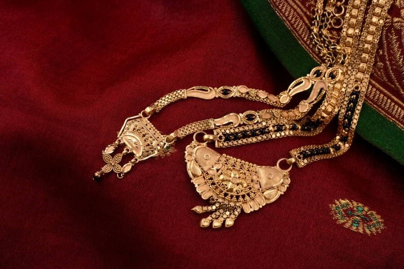 Why Custom Made Necklaces Make the Best Anniversary Gifts