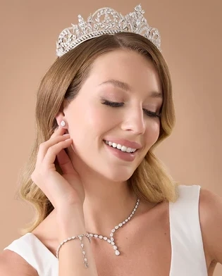 Celebrate Your Squad: Essential Jewelry for Bridesmaids & Accessories Guide