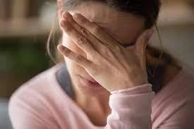 Unveiling the Rollercoaster: Recognizing the Signs and Symptoms of Bipolar Disorder