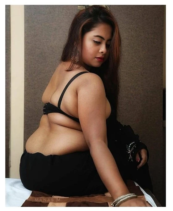 Lucknow Escorts offers numerous sensual amenities without hassles