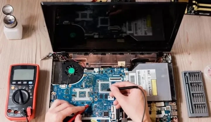 How To Compare Institutes for Laptop Repairing Course in Delhi Effectively