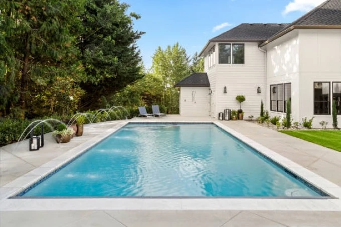 7 Must-Have Features for a Modern Pool Design in Bangladesh