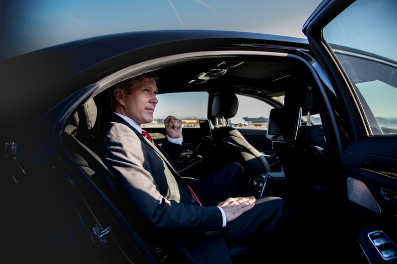 Ride Like Royalty: The Hidden Perks of Choosing Our Limousine Service from JFK to Manhattan!