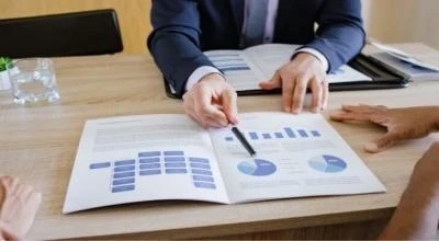 Choosing a Financial Advisor with Tips and Considerations
