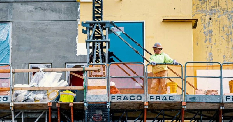 Signs that show you need industrial painting services