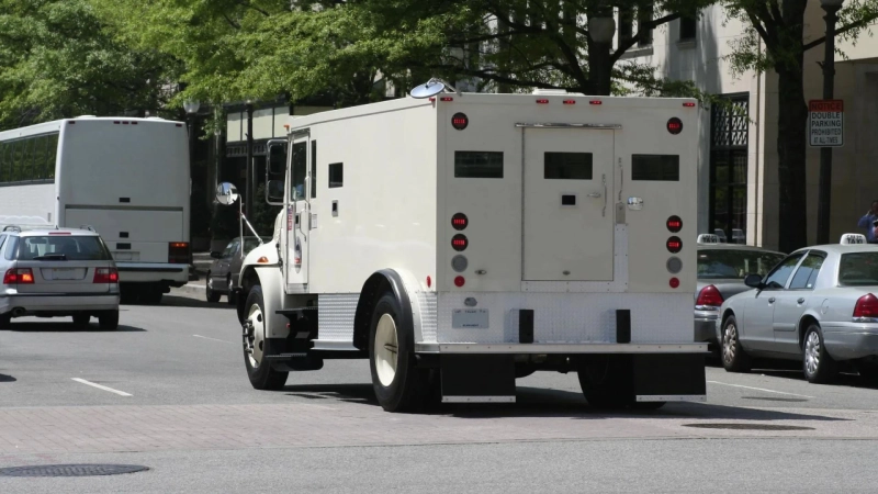 How Armored Truck Security Supports Smart Safe Programs