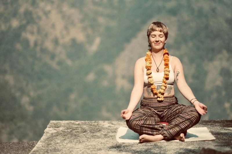 What Makes a Yoga Instructor in India Truly World-Class