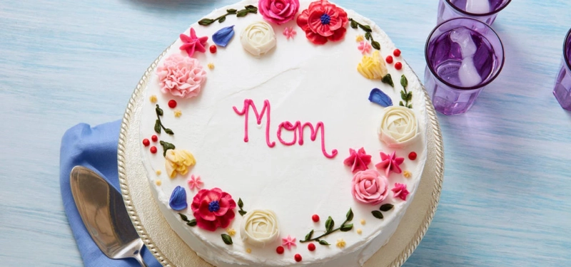 What Are Some DIY Decorations for Mother's Day Cakes?