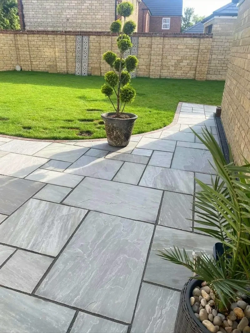 How Indian Sandstone Slabs Improve the Look of British Patios