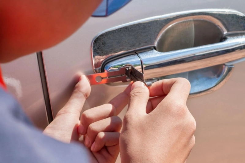 Why You Need To Hire A Locksmith For Car Key Replacement