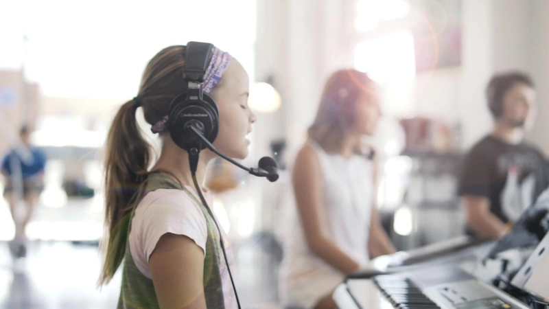 Unlock Your Voice Potential: Thriving with Personalized Singing Lessons Online
