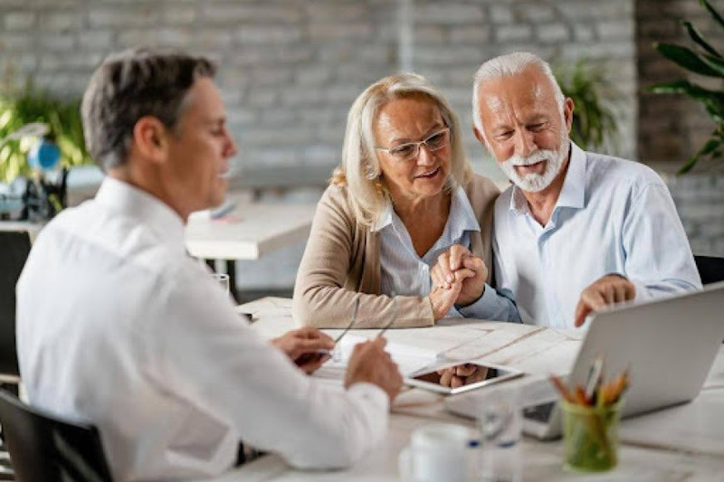 How the Federal Employees Retirement System Differs from Other Plans