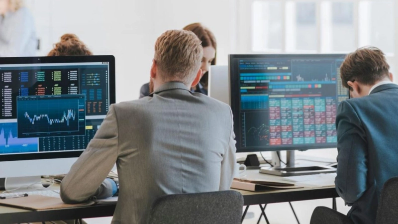 Why Adverse Media Screening Software Is Spreading Across Industries