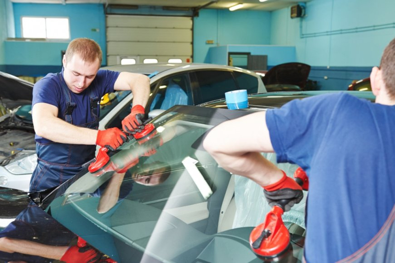 Choosing the Right Windshield Replacement in Calgary