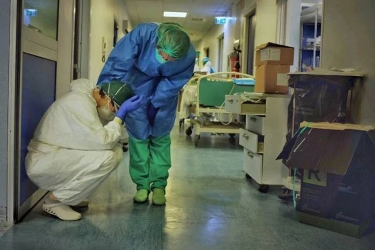 É inútil comparar paixão pela bola com respiradores que nos faltam