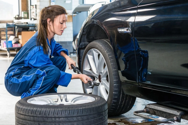 Handling Flat Tires: Measures of Tire Changing in Dubai Setting