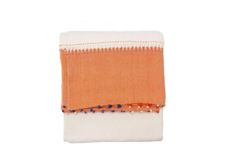 Why Smart Shoppers Are Ditching Fast Fashion for Pashmina Scarves